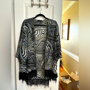 Notations size large kimono. White black yellow. In‎ very good condition